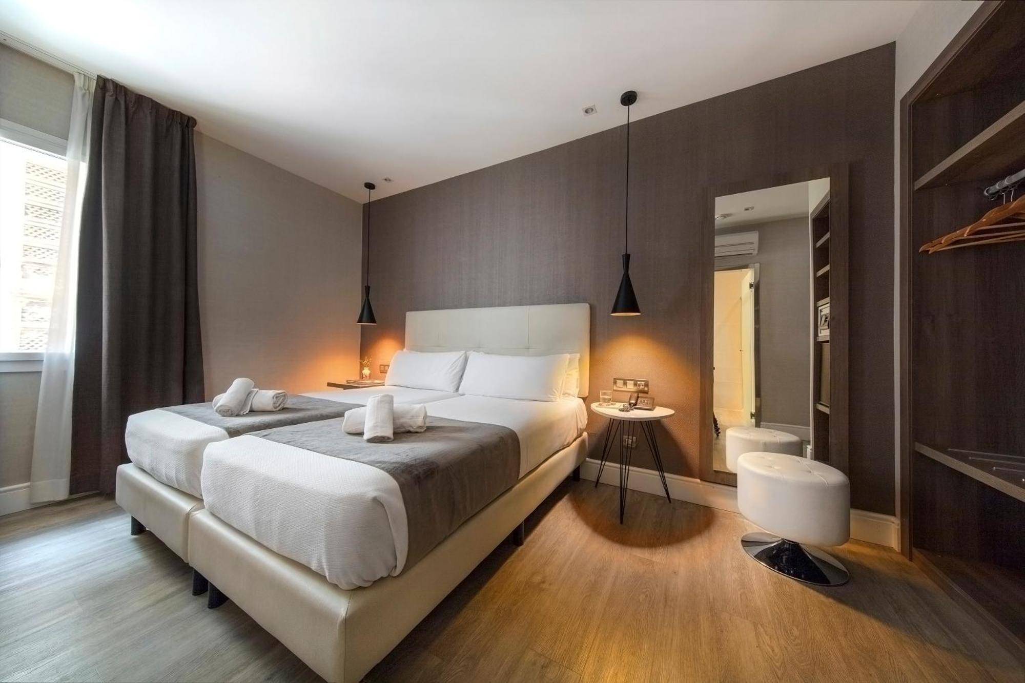 Hotel Oasis Barcelona Exterior photo
