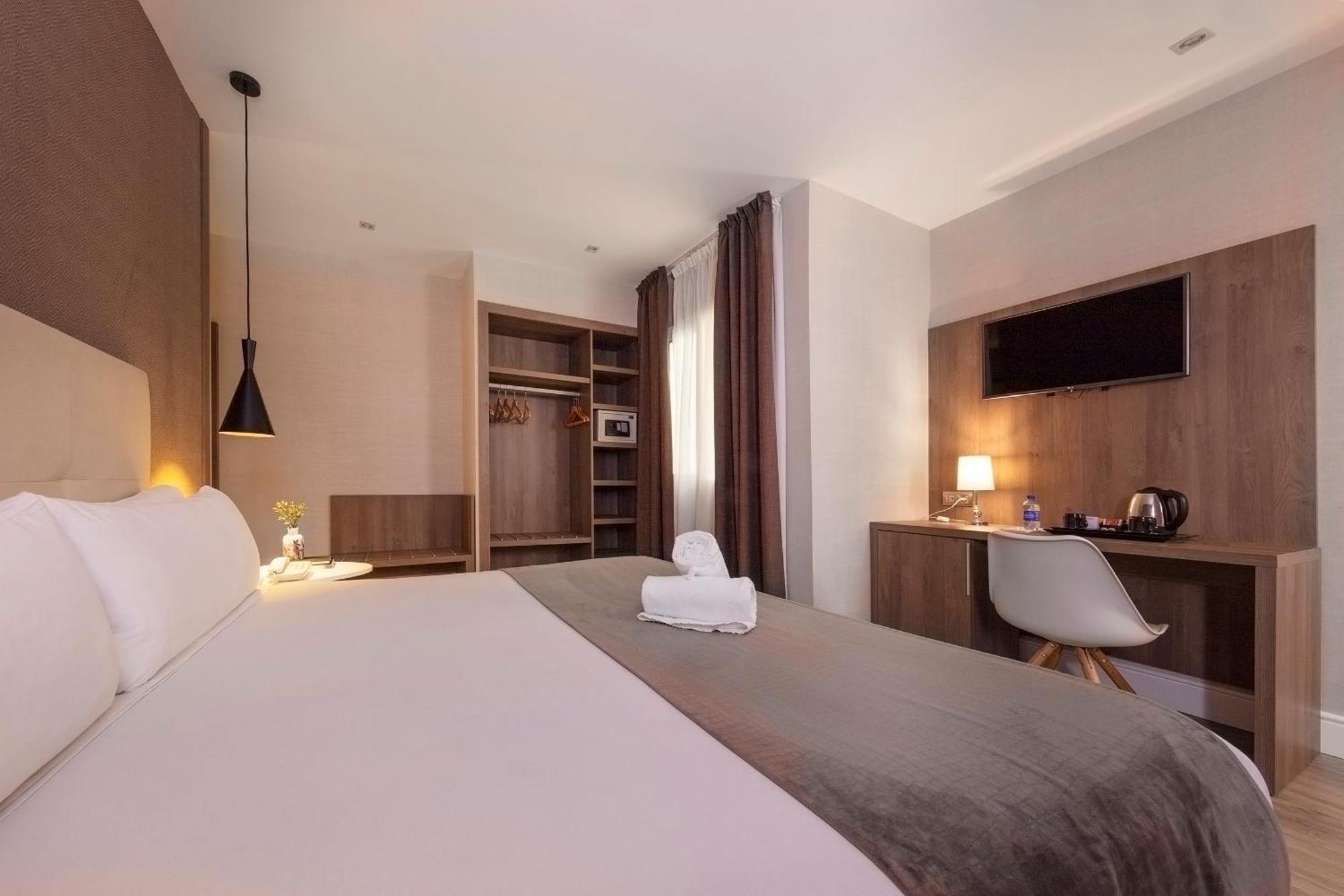 Hotel Oasis Barcelona Exterior photo