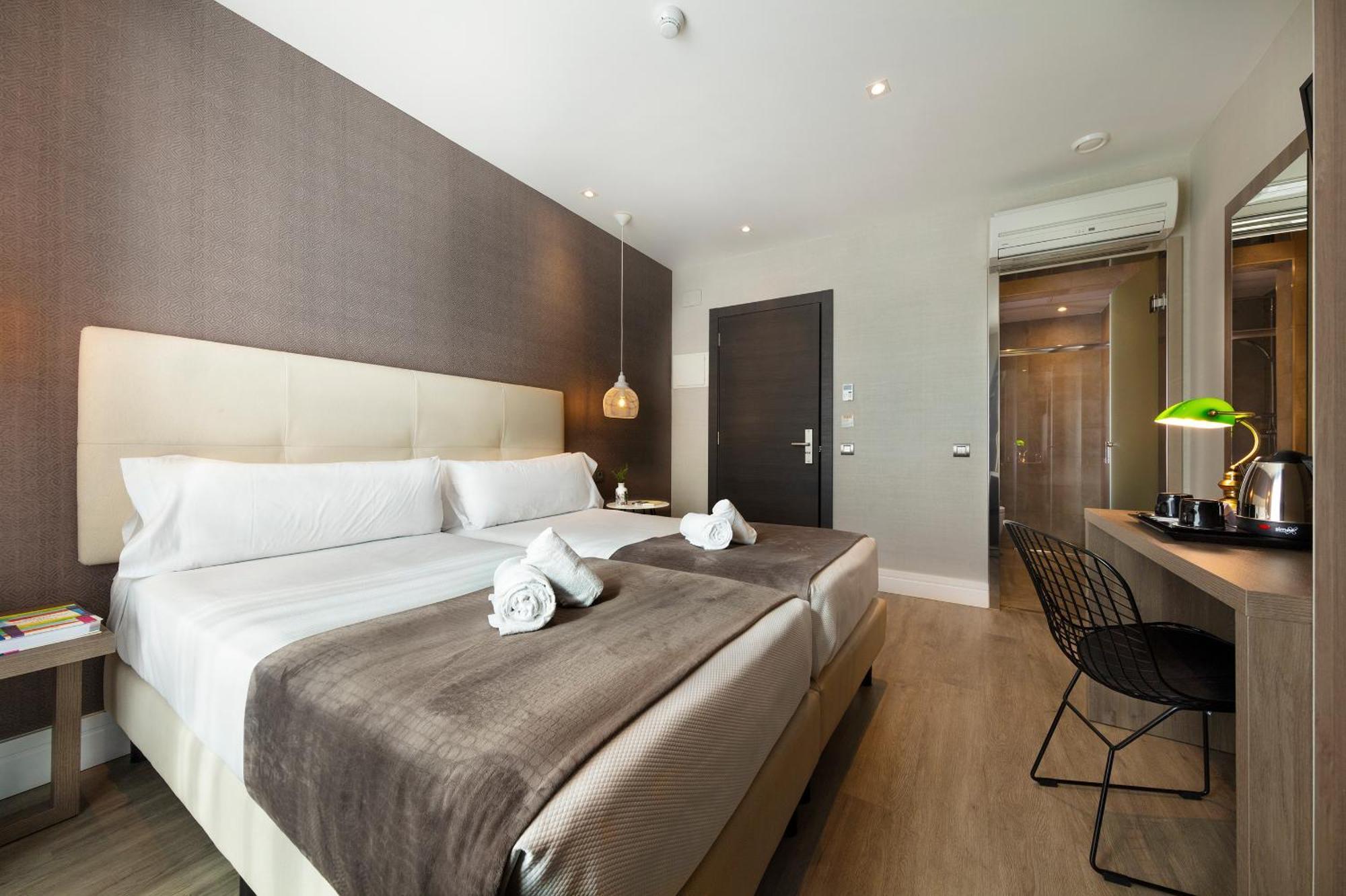 Hotel Oasis Barcelona Exterior photo
